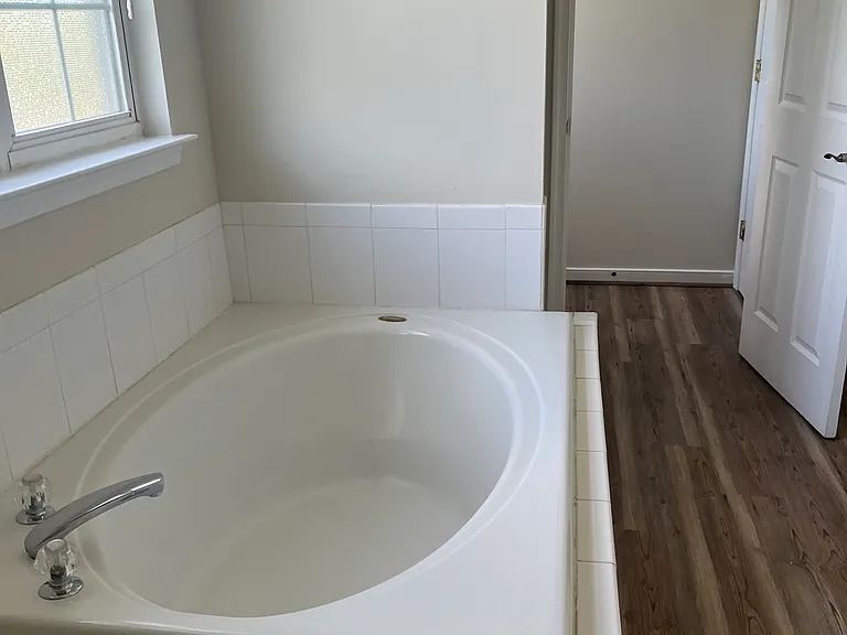 124 Point Hollow Pl — Photo 8