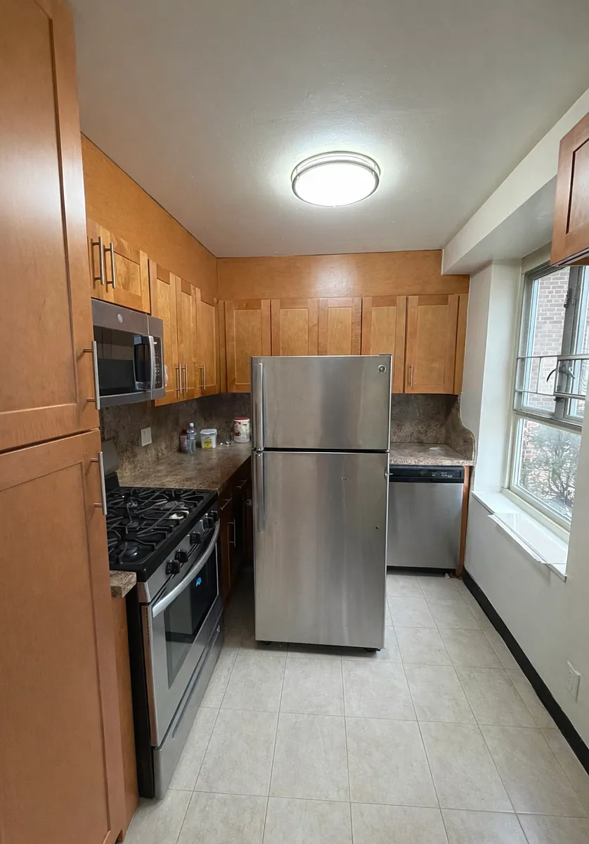 Building Photo - 186th Ln