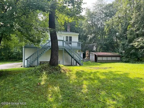 124 Reichards Lake Road, Averill Park, NY 12018