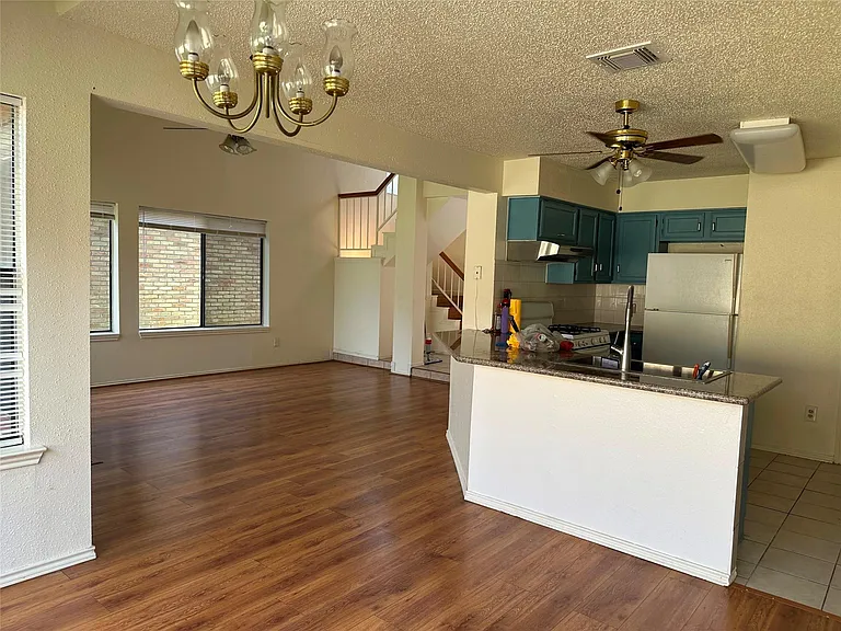 8623 Beechcrest St — Photo 9