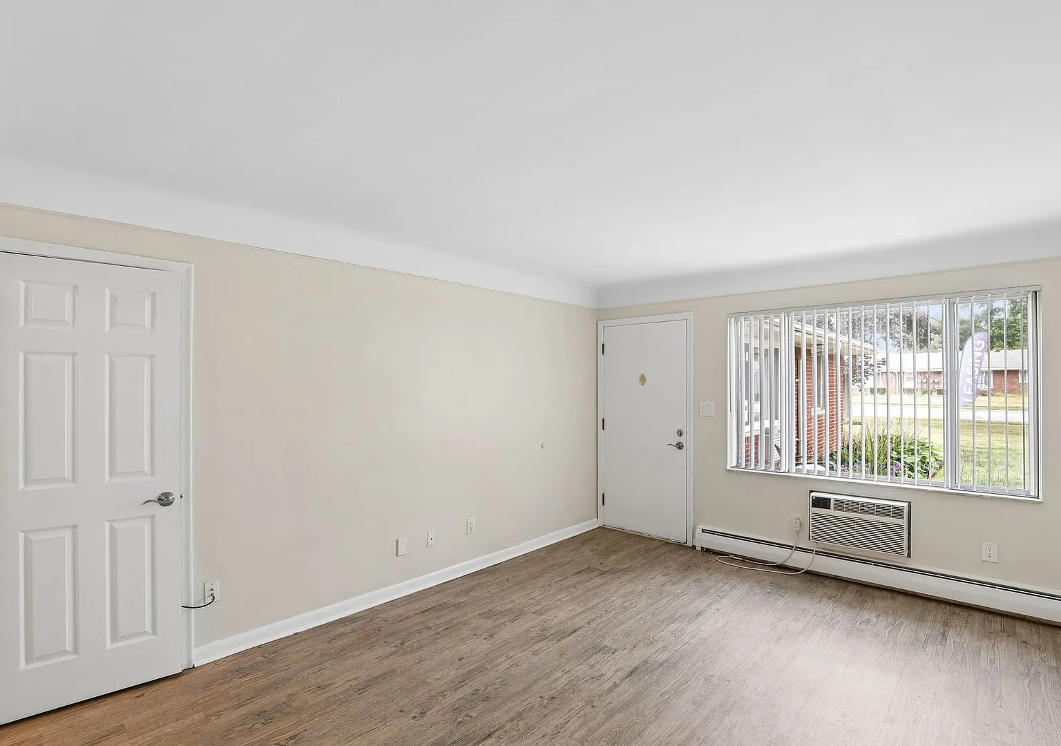 Clawson Park Apartments — Photo 2