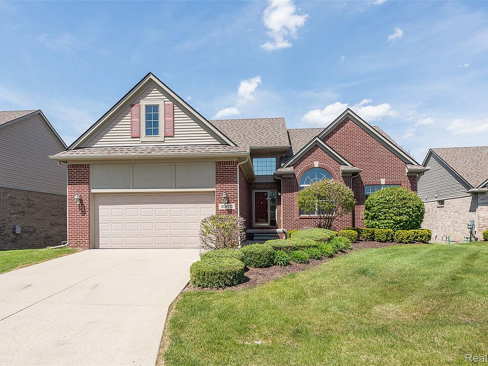 1st image of 20605 Golf Ridge Cir
