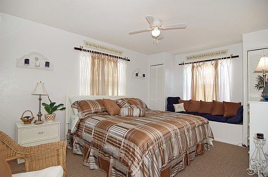 3rd image of 26516 Hickory Blvd