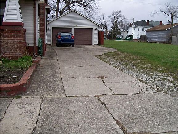 2nd image of 632 W Water St