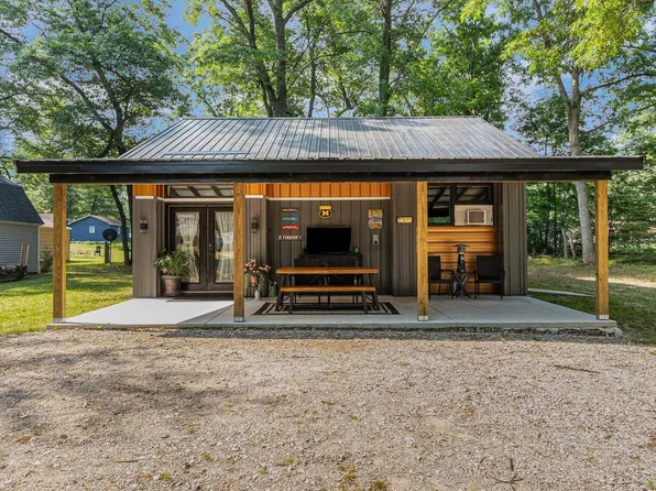 6932 Railroad Rd, Harrison, MI 48625