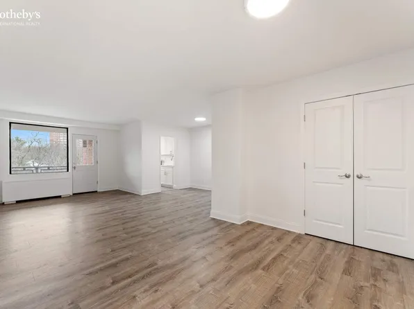 4705 Henry Hudson Parkway image 1 of 14