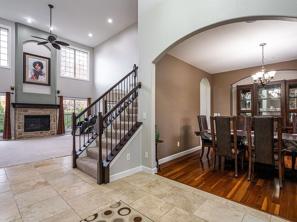 1038 W Glen Crossing Dr, Oak Creek, WI 53154 Zillow