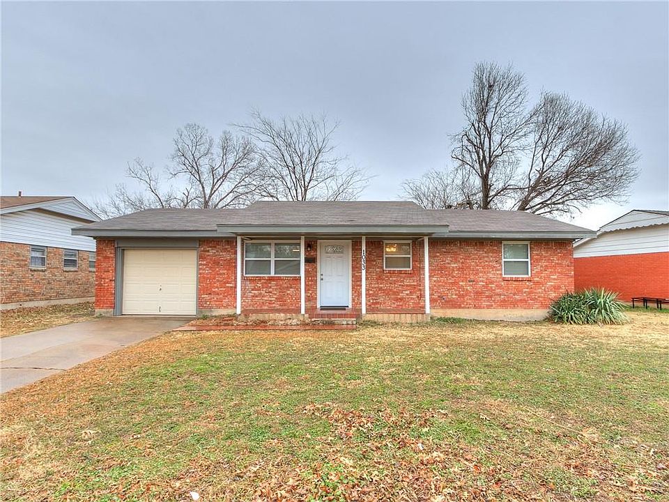 1st image of 1033 Montgomery Cir