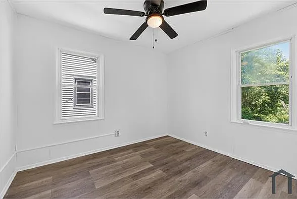 322 Plaza Ave — Photo 10