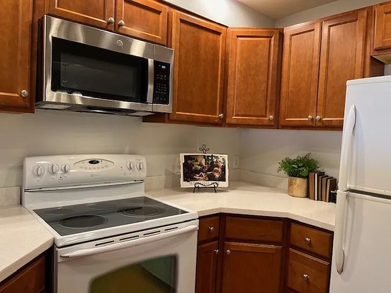 107 Sue Ann Ct #B — Photo 6