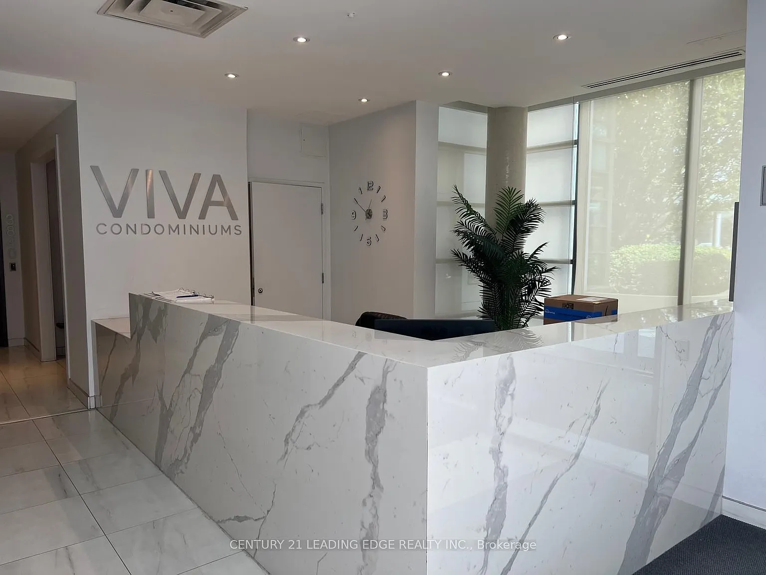 Viva Condos — Photo 4