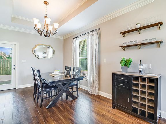 5th image of 121 Milton Estates Ln