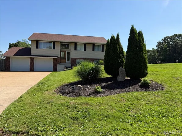 832 Brice Dr, Festus, MO 63028