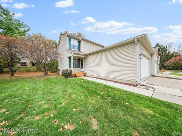 3153 Megan Dr, Waterford, MI 48328