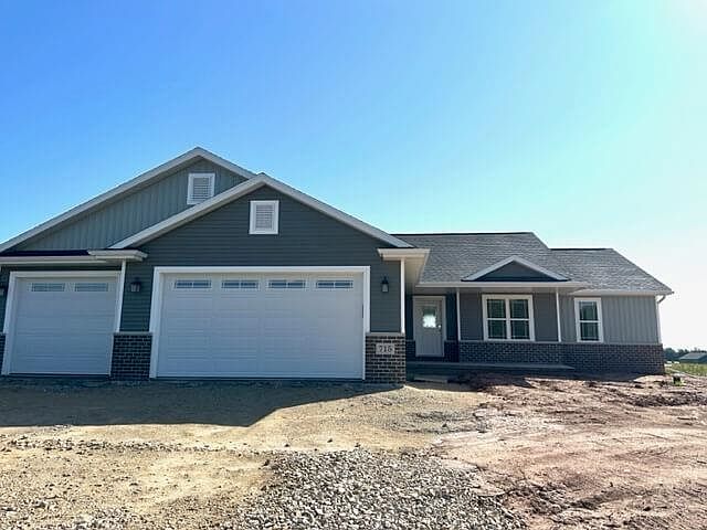 1st image of 715 Wildwind Dr