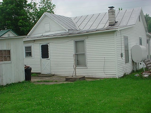 2nd image of 432 Hickory St