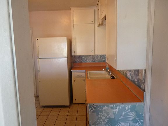 2nd image of 536 N Granados Ave
