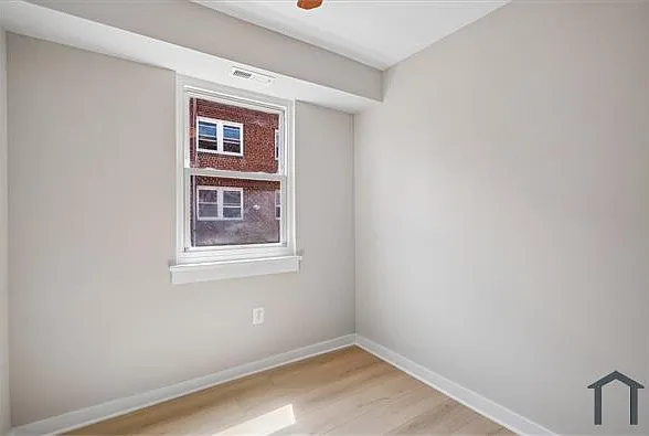 1410 Young St SE #8 — Photo 18