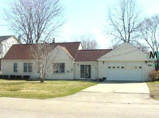 39084 E Archer Dr, Harrison Township, MI