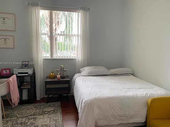 5th image of 4275 NE 10th Ct #4275