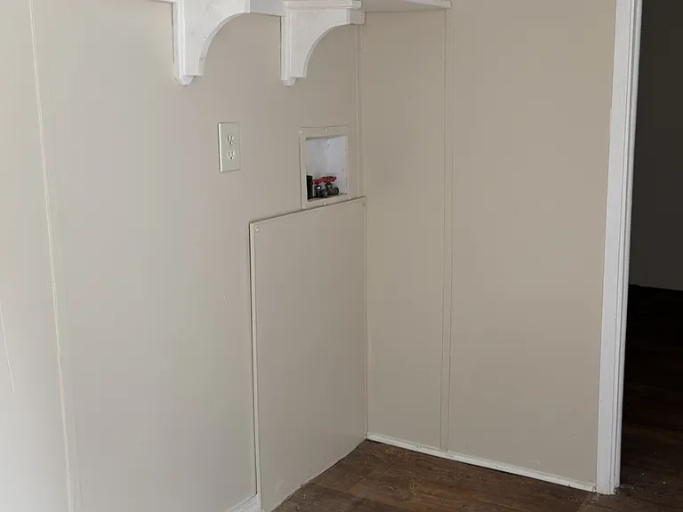 600 Davis Cir #24 — Photo 3
