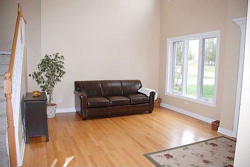 4th image of 715 Greenwood Ave