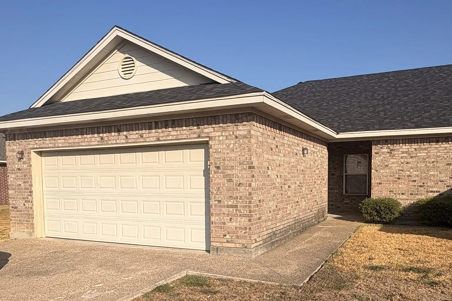3 bed, 1447 sqft, $1,650 — Photo 1