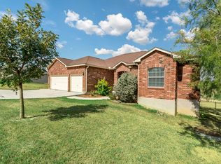 128 Grand Vw, Floresville, TX 78114