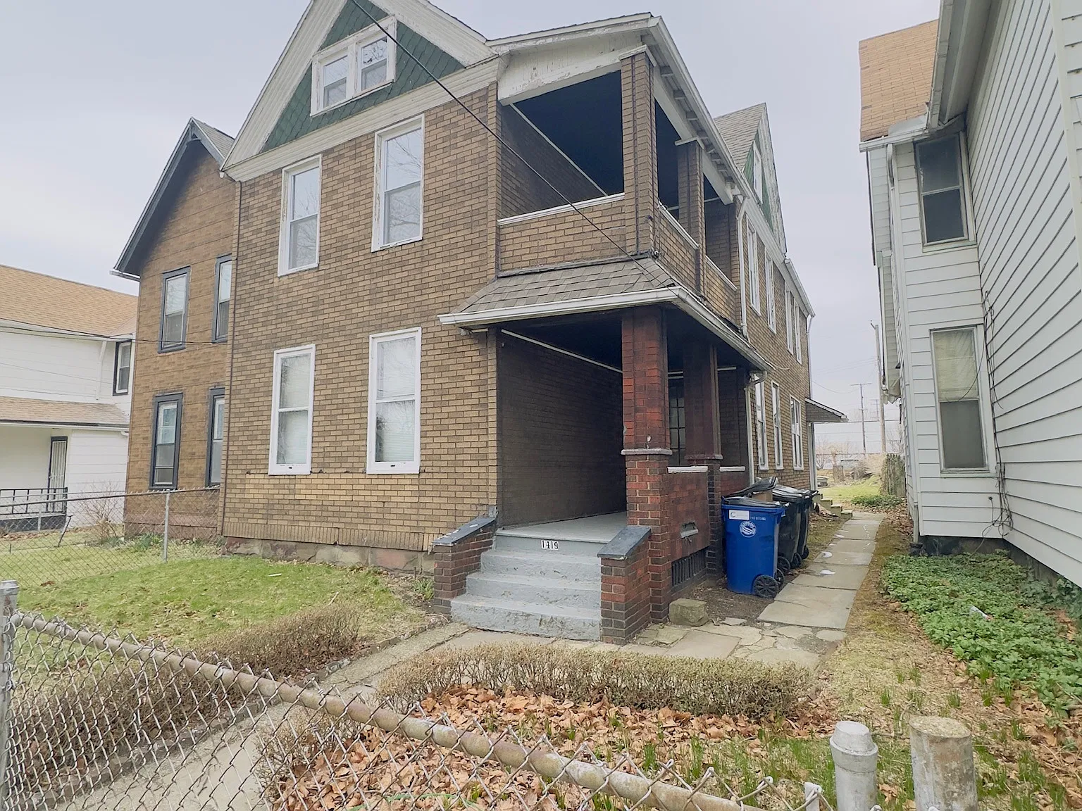 1419 E 47th — Photo 2