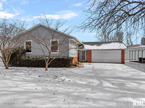 310 N Dye St, Virden, IL 62690