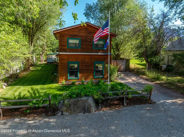 816 E 2nd St, New Castle, CO 81647
