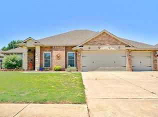 313 N Ponderosa Way, Mustang, OK 73064