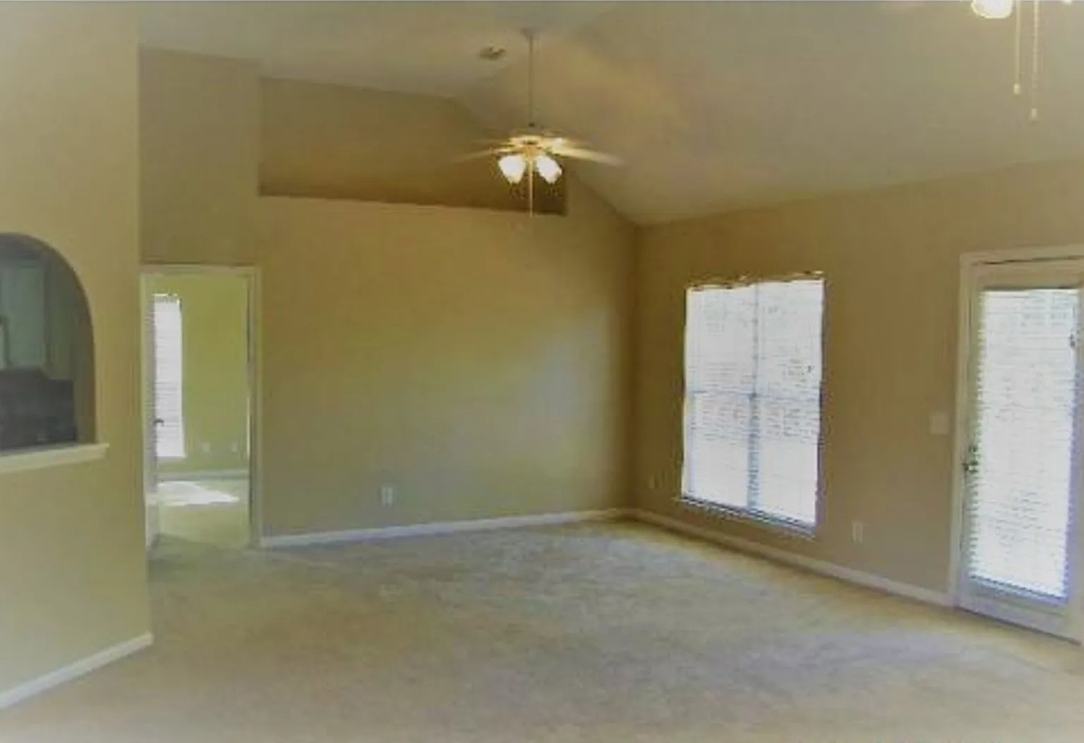 256 Silverbrook — Photo 3