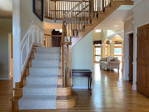 3rd image of 2322 Hill Ln