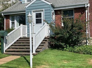 93 Bethel Rd, Albertson, NY 11507