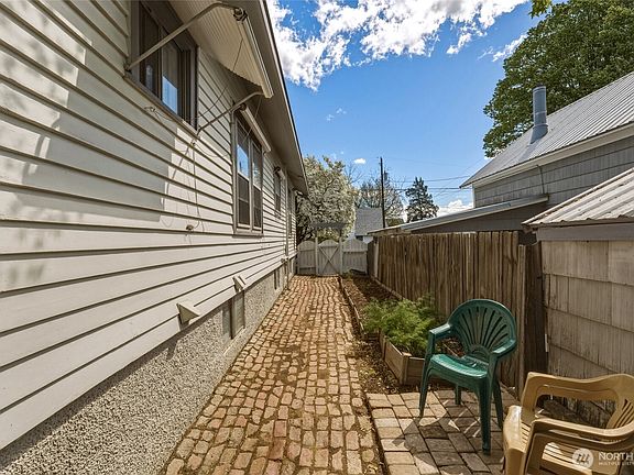 5th image of 123 NW 8th Street