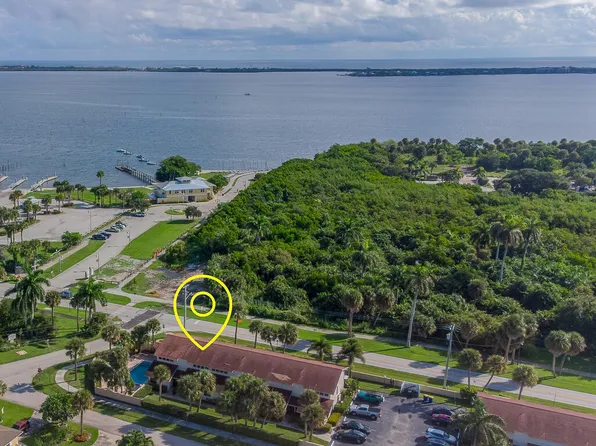 1903 NE Media Ave, Jensen Beach, FL 34957