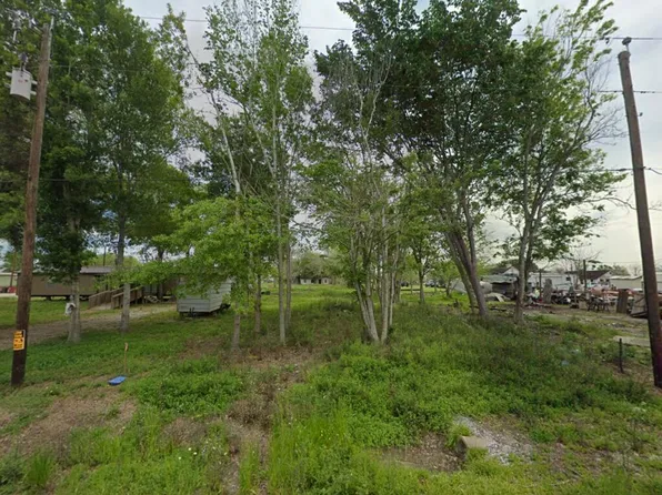 910 Avenue C, Markham, TX 77456