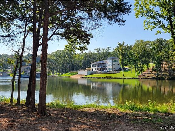 3rd image of 1100 Spring Creek Dr