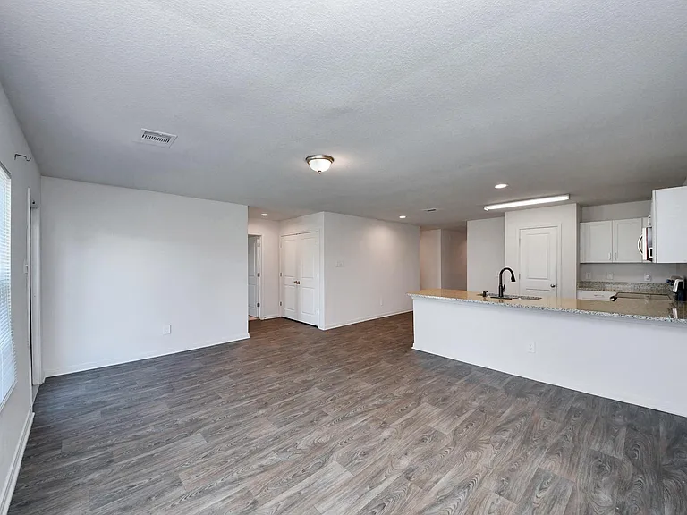 164 Goldenrod — Photo 14