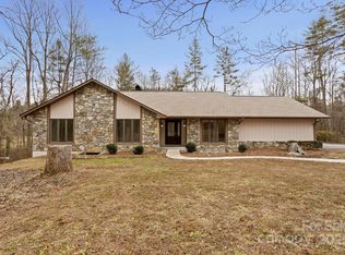 24 Westbridge Dr, Hendersonville, NC 28739