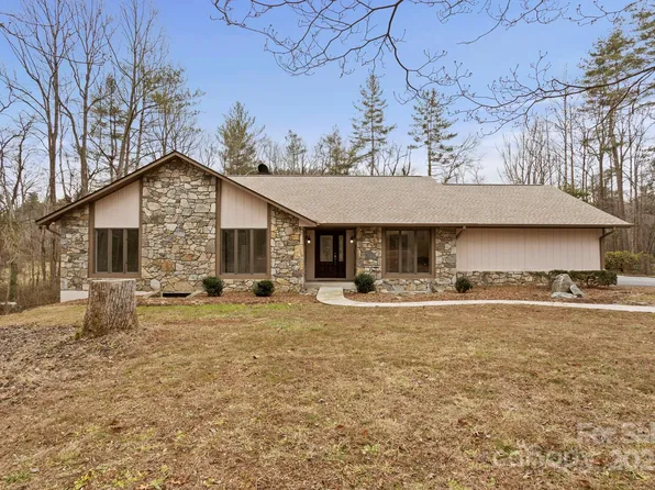 24 Westbridge Dr, Hendersonville, NC 28739