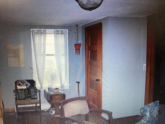 Living Room with hardwood floor