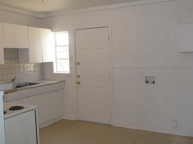 4806 Canton Ave — Photo 3