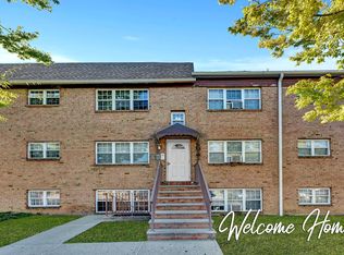 141 College Dr, Edison, NJ 08817