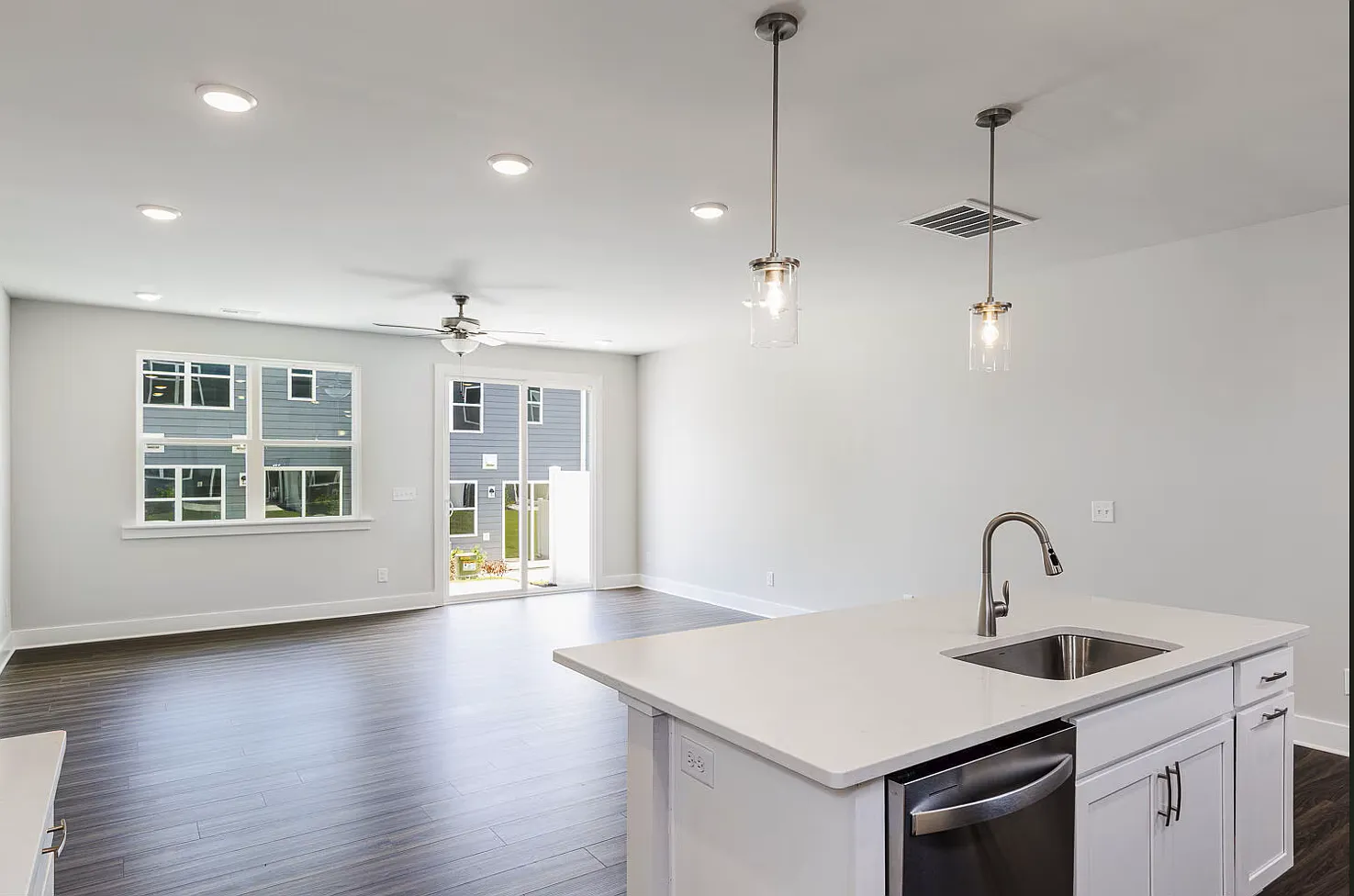 13 Silver Pine Dr — Photo 2