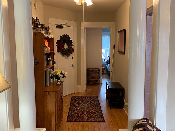 3rd image of 439 Fairview Ave N #3