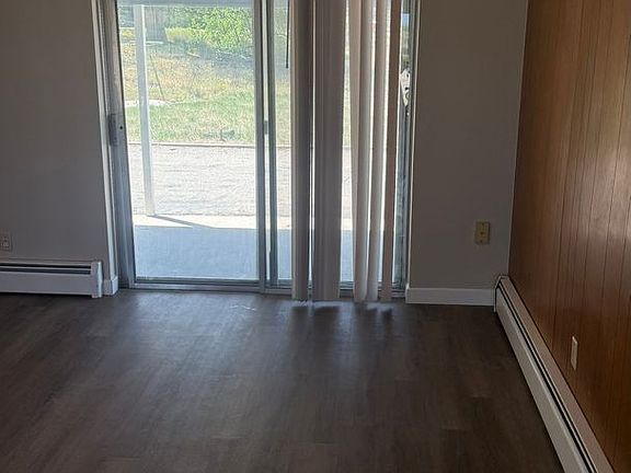 4th image of 547 Greenwood Dr