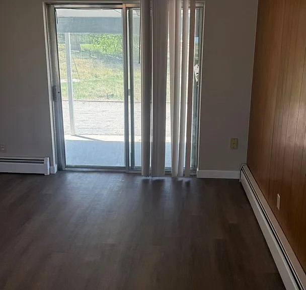 547 Greenwood Dr — Photo 4
