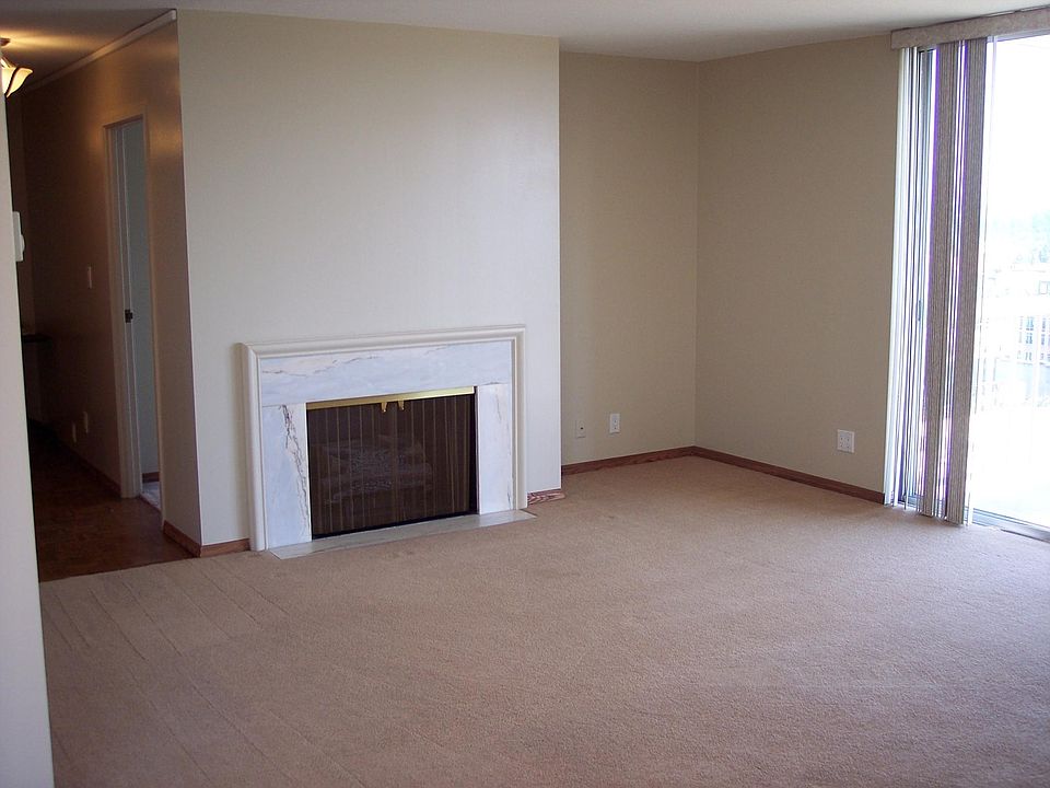 1st image of 4540 8th Ave Ne 1401 #98105